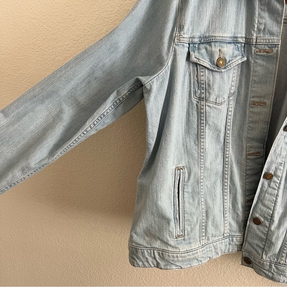 Levi’s light was denim jacket size 2X - Picture 3 of 6